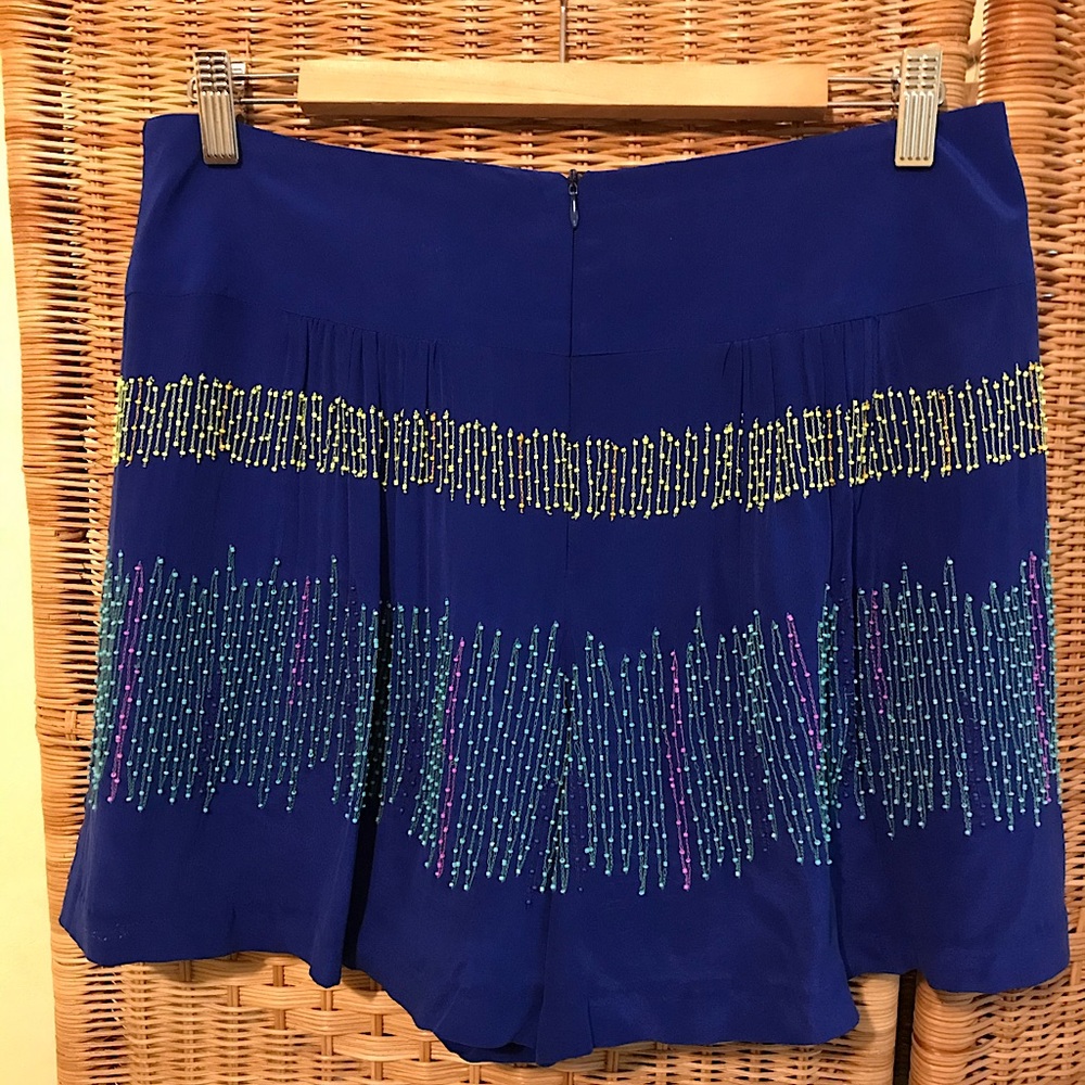 💃🏼 Silk embroidered skort by Nanette Lepore 🌹